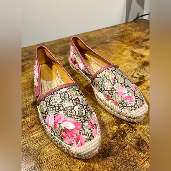 Authentic Gucci espadrille. Size 7 1/2 - Picture 1 of 14